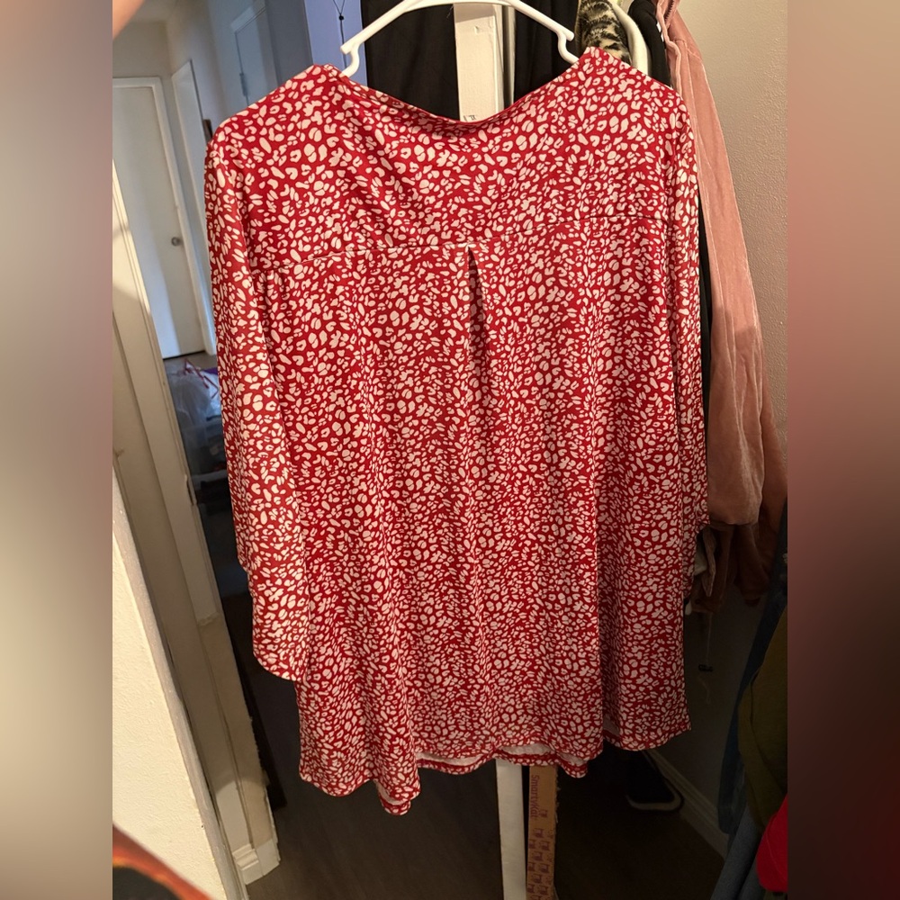 Red and White Patterned top - Picture 2 of 2